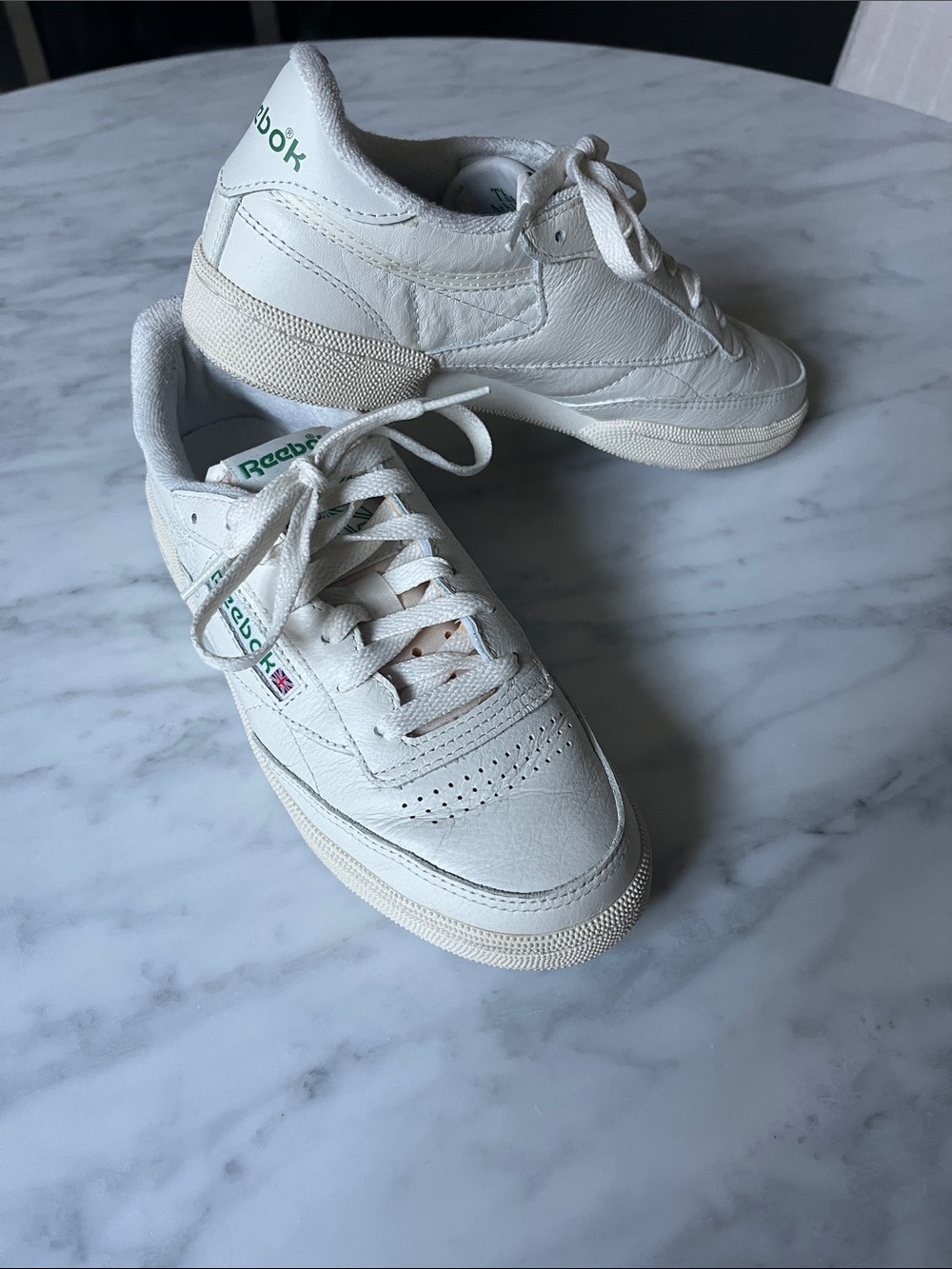 Reebok C85 Vintage Off-White Leather Sneakers with Green Logo, size 7.5